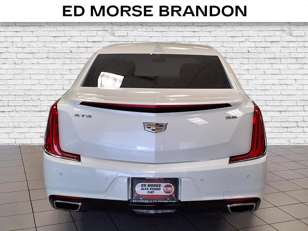 Used 2018 Cadillac XTS Luxury image 4