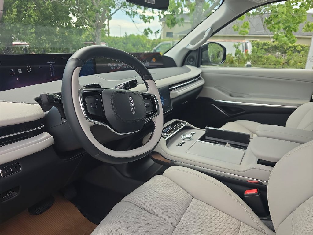 New 2026 Lincoln Navigator Premiere AWD/4WD image 20