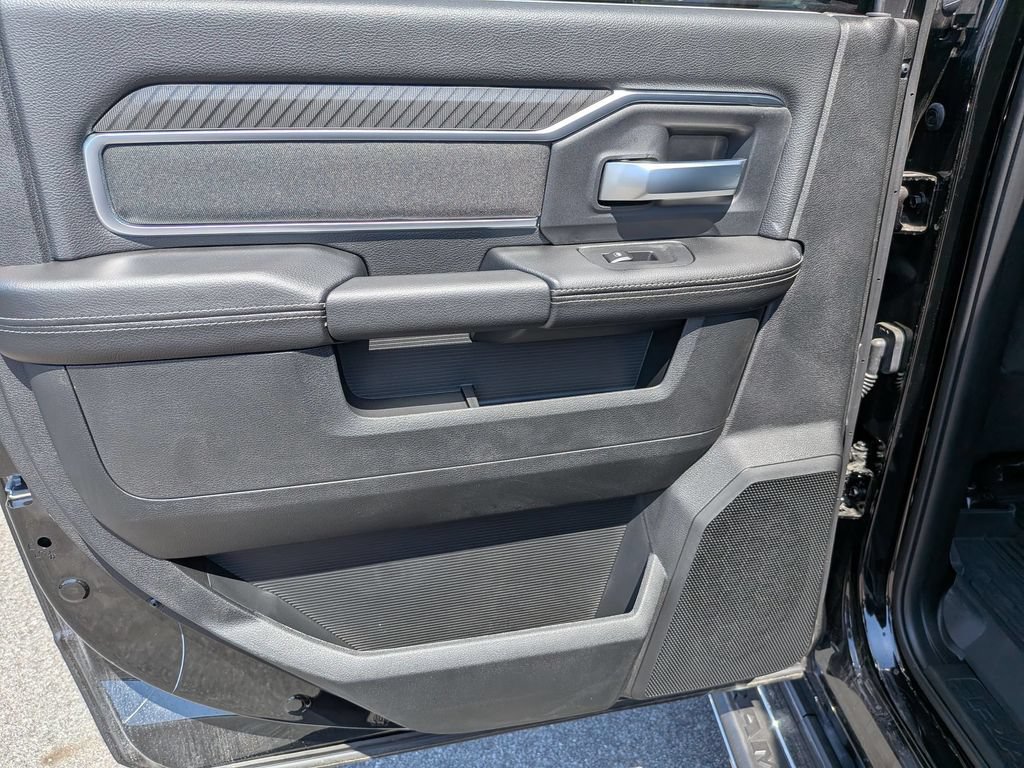 New 2026 RAM 2500 Big Horn AWD/4WD image 23