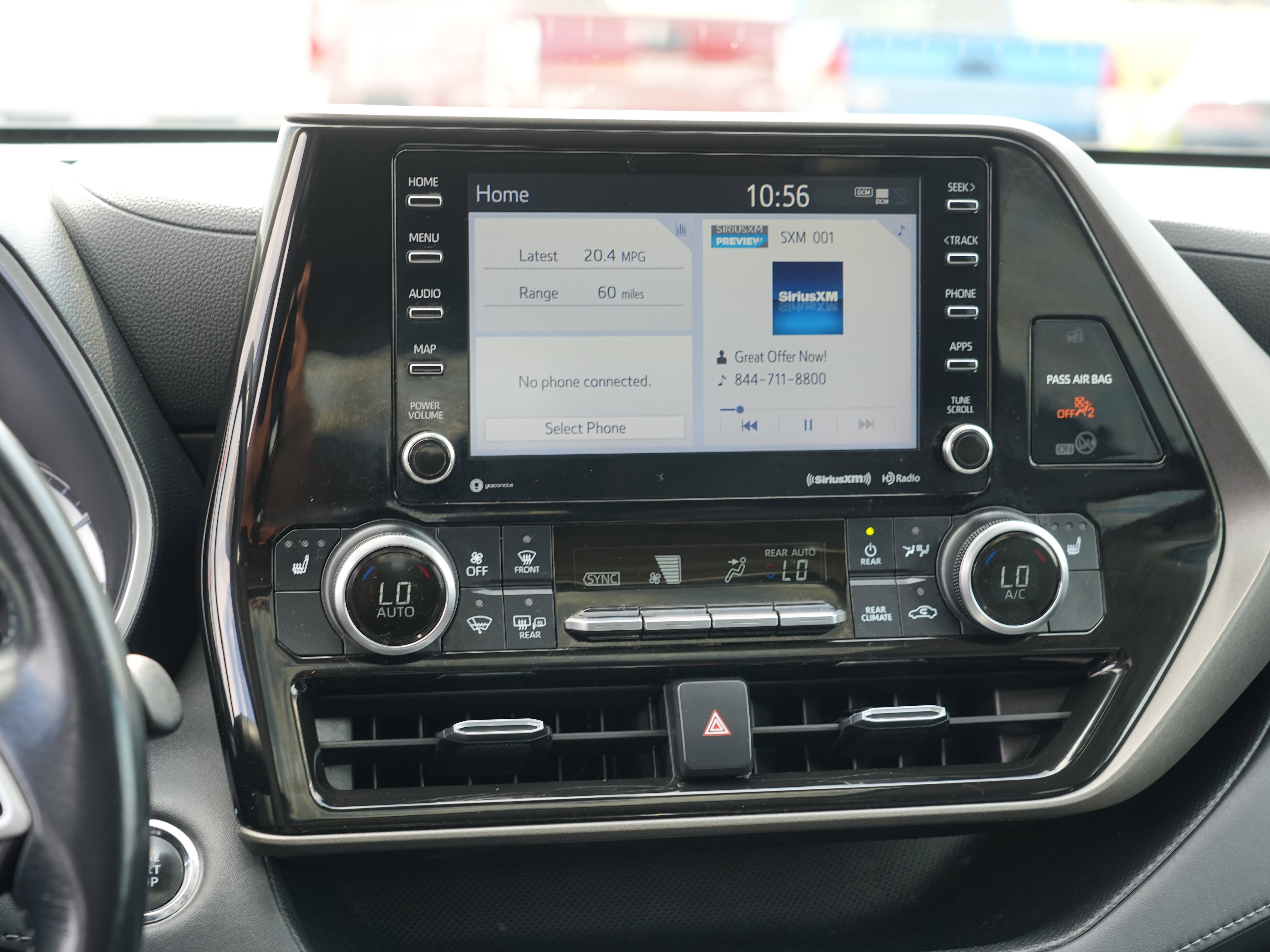 Used 2022 Toyota Highlander XLE AWD/4WD image 22