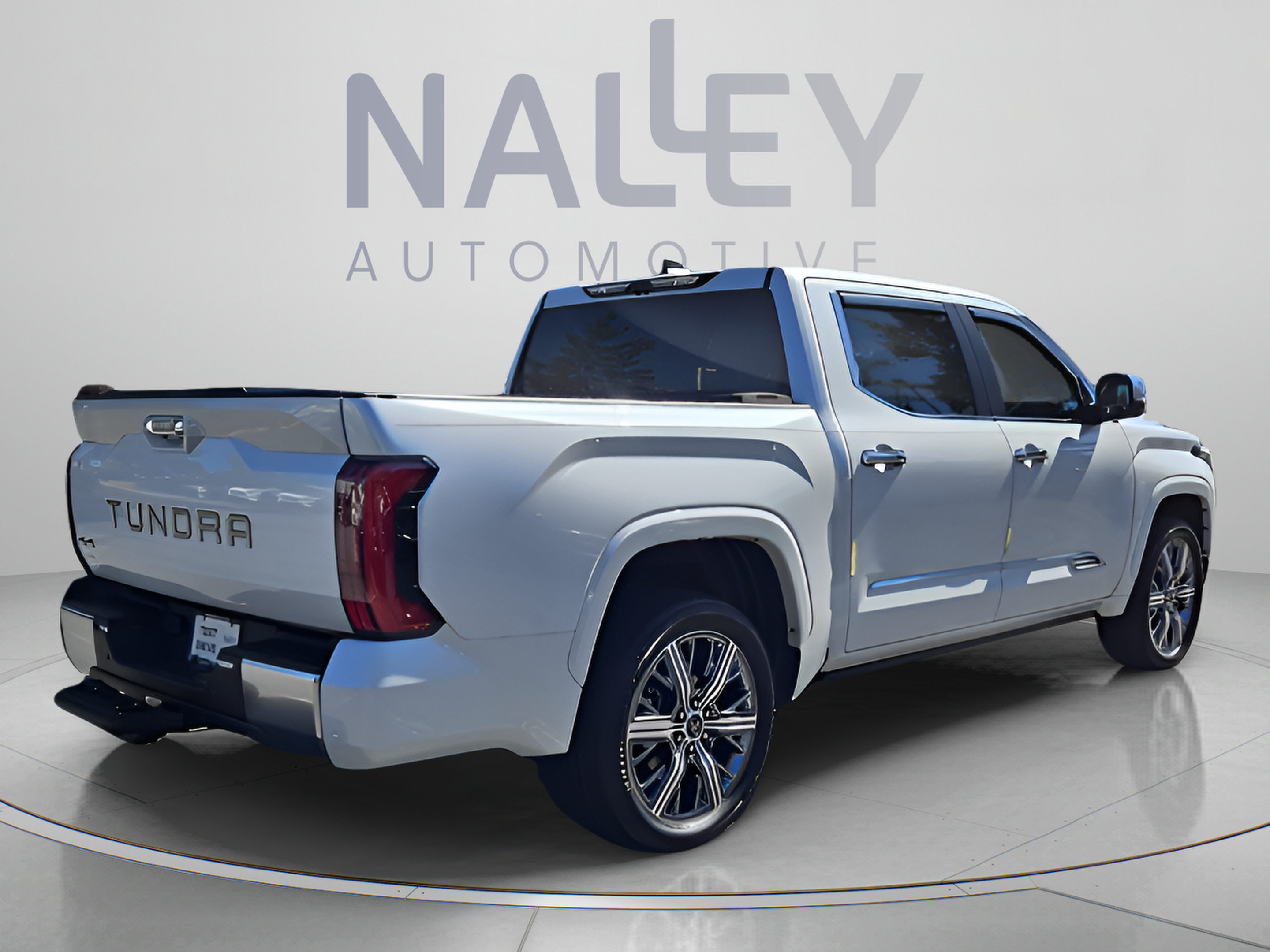 Used 2024 Toyota Tundra Capstone AWD/4WD image 5