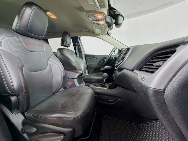 Used 2018 Jeep Cherokee Trailhawk w/ Quick Order Package 25L image 27