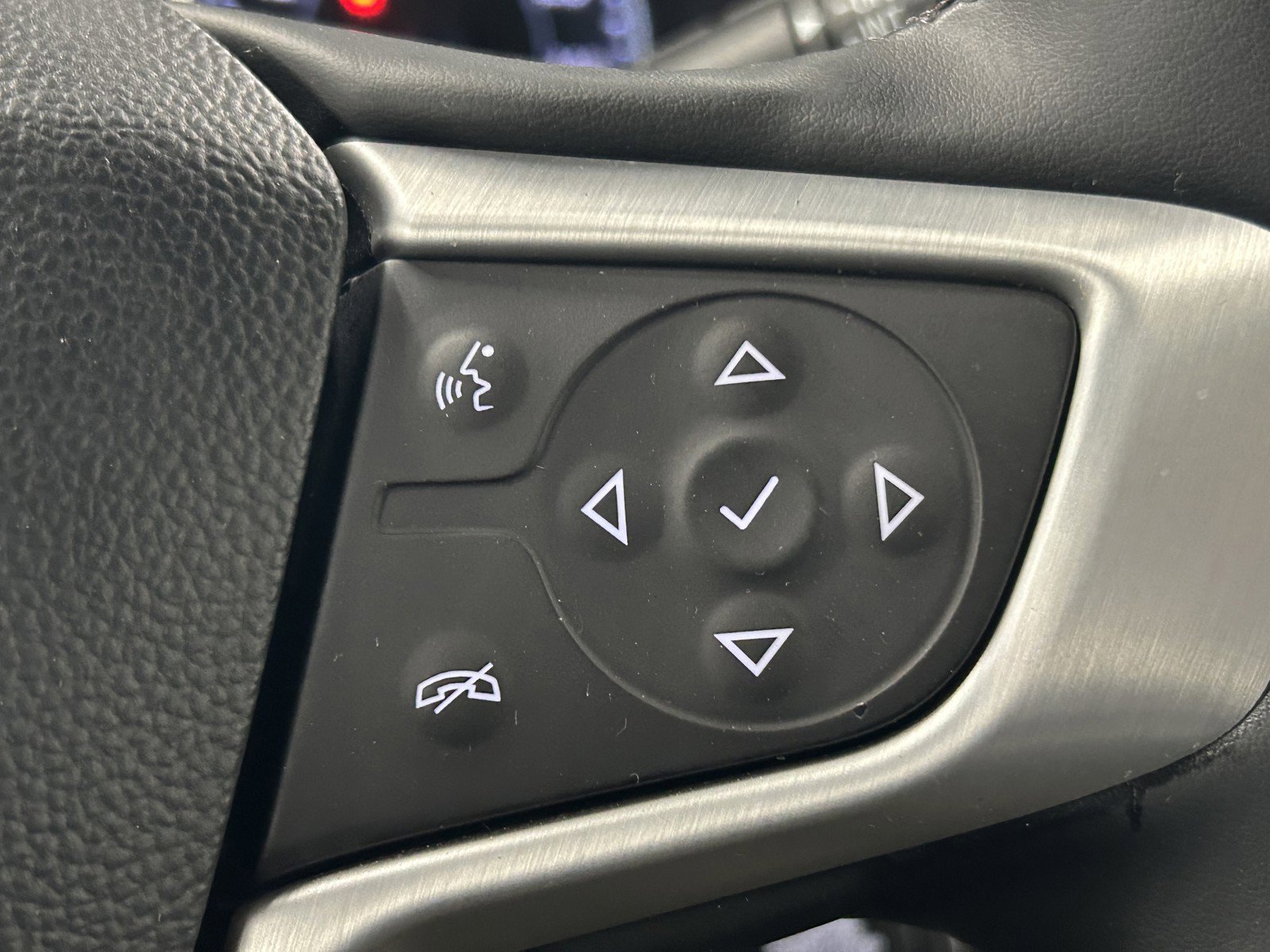 Used 2023 GMC Terrain SLT image 21