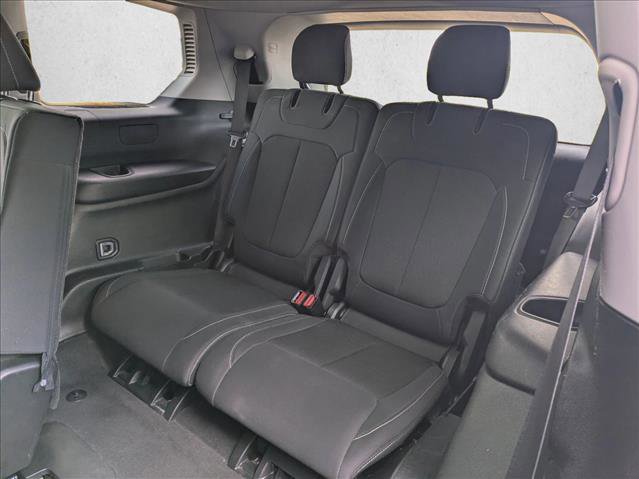 Used 2023 Jeep Grand Cherokee L Laredo image 18