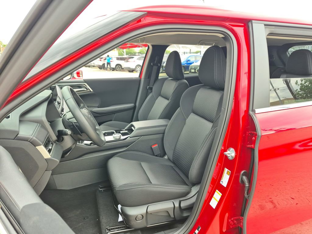 New 2026 Mitsubishi Outlander ES image 10