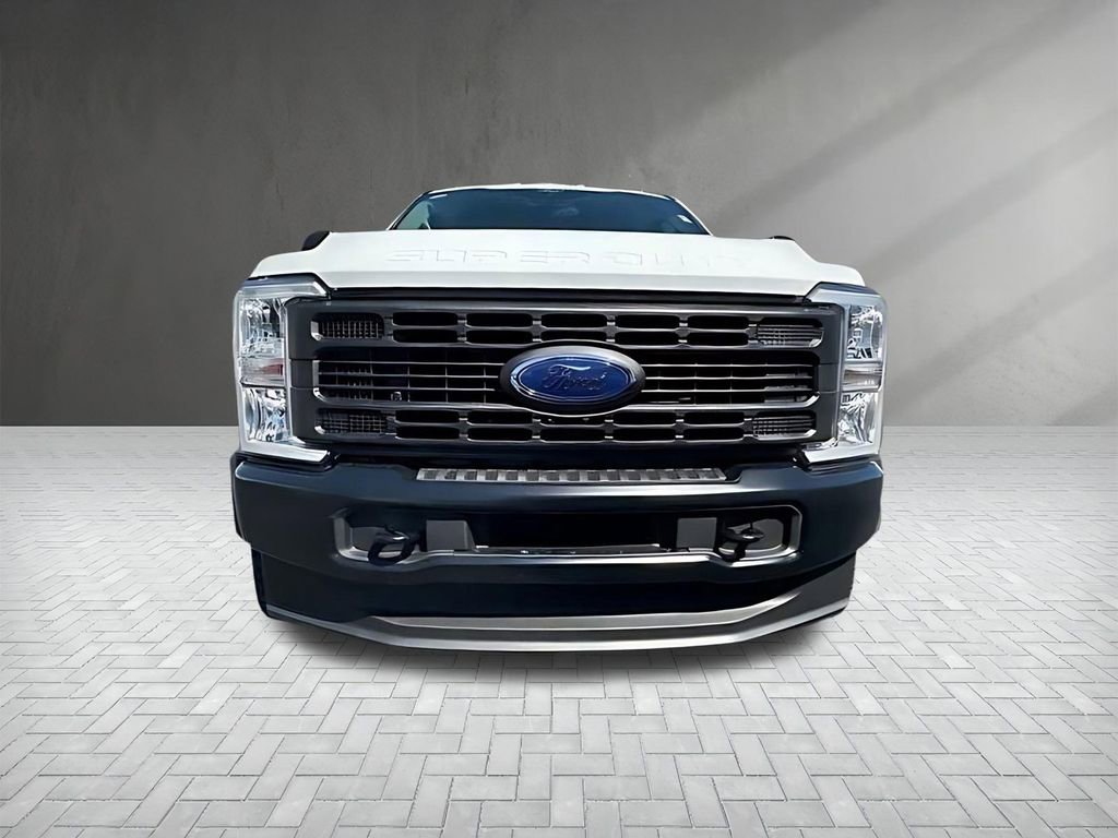 New 2025 Ford F550 XL image 2