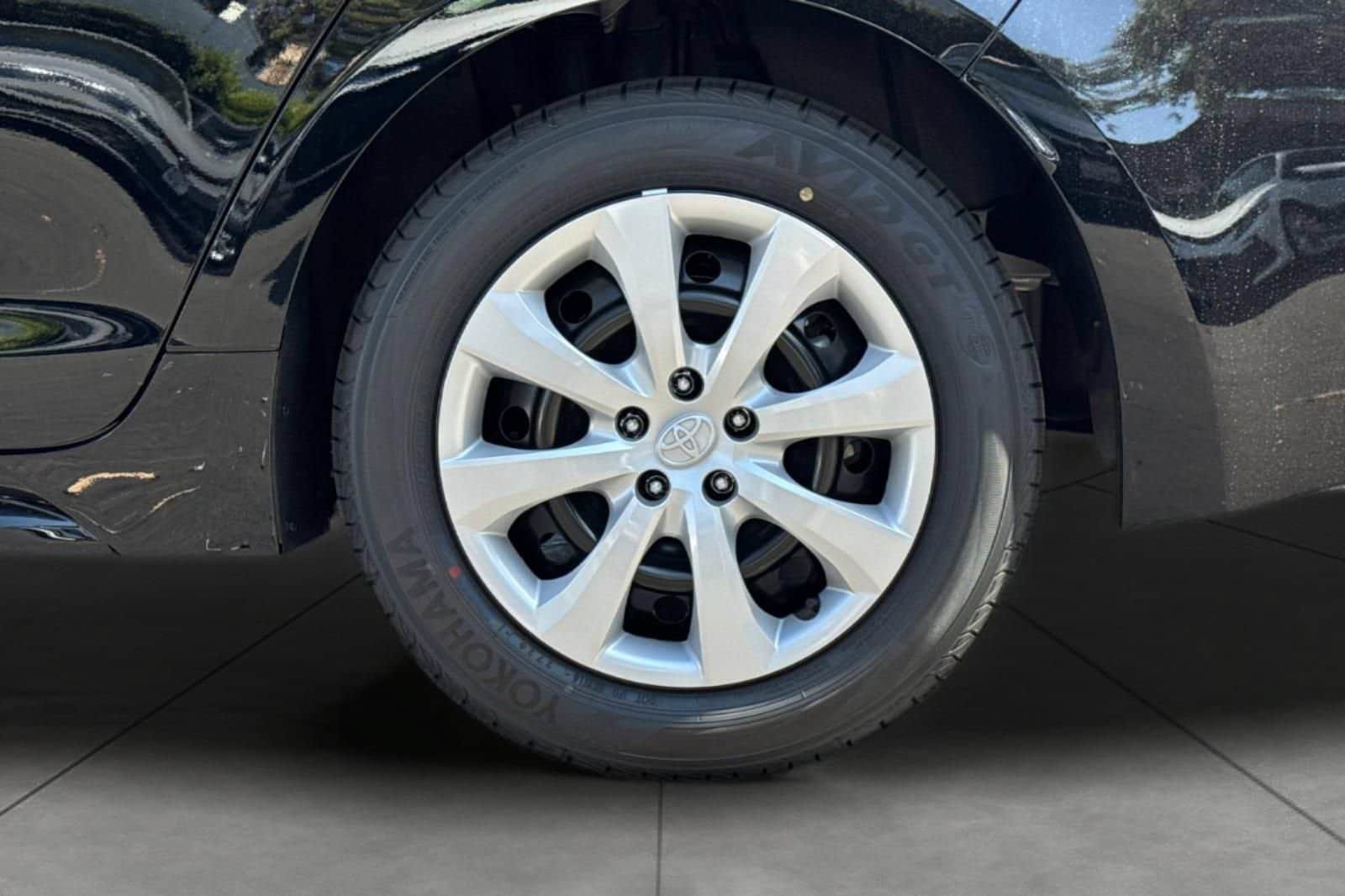 New 2026 Toyota Corolla LE FWD image 32