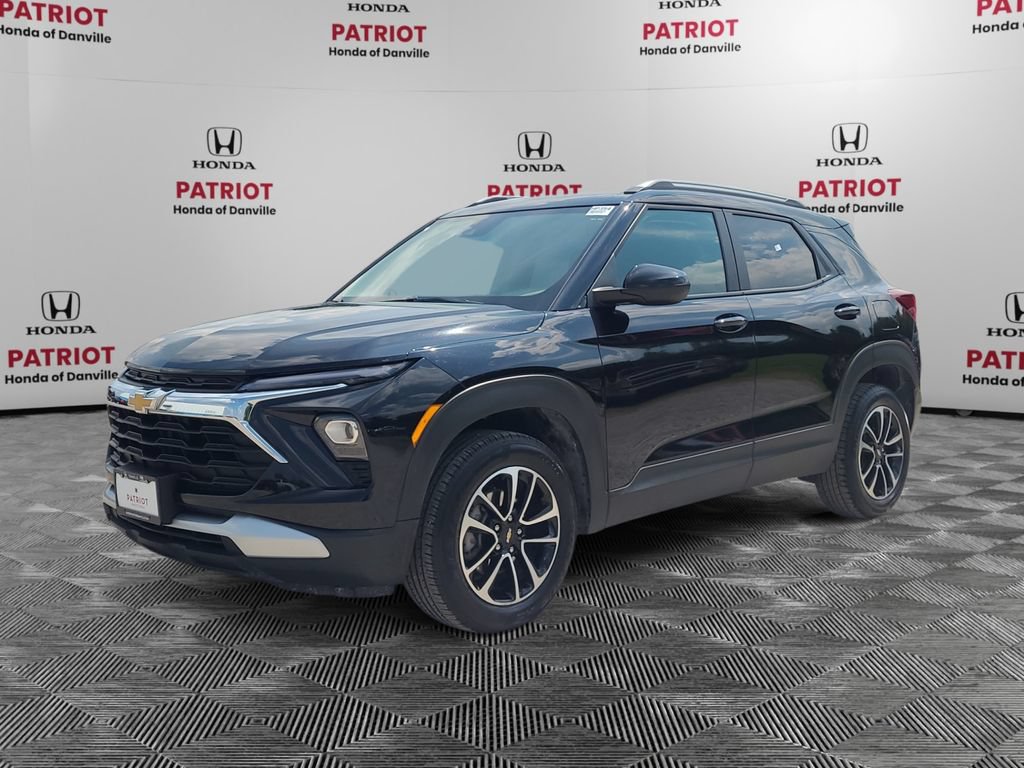 Used 2025 Chevrolet TrailBlazer LT AWD/4WD image 1
