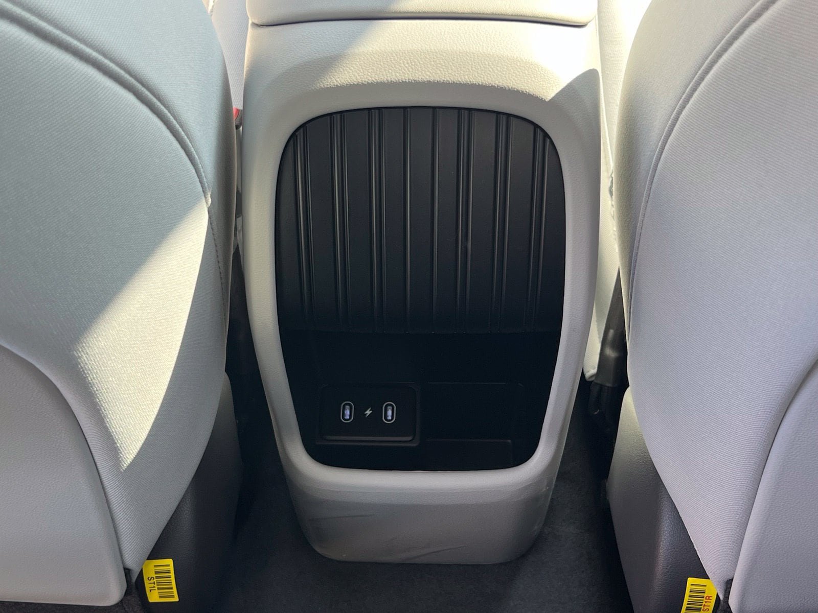 New 2027 Hyundai Kona SE FWD image 17