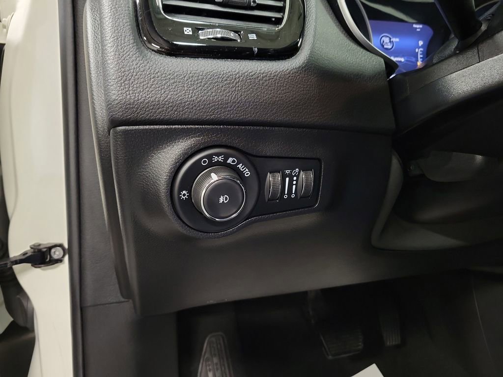 Used 2021 Jeep Compass Limited image 22