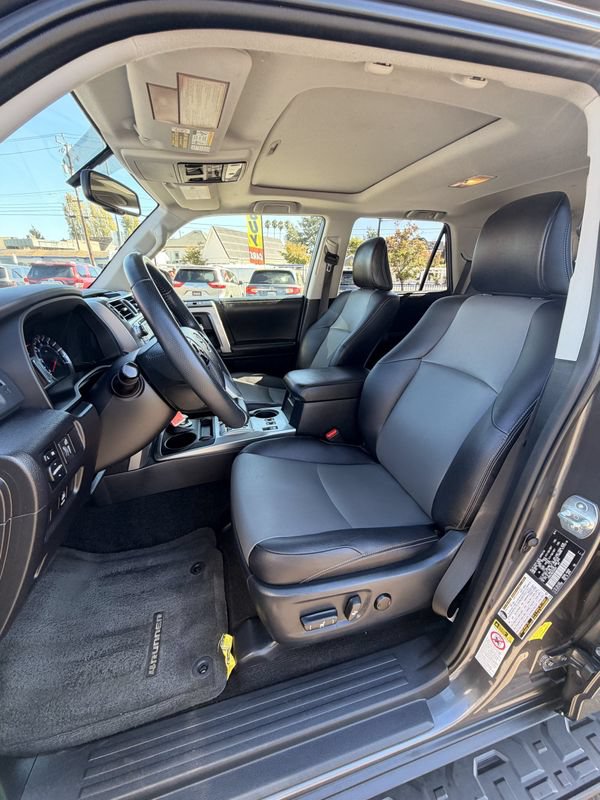Used 2016 Toyota 4Runner SR5 Premium AWD/4WD image 25