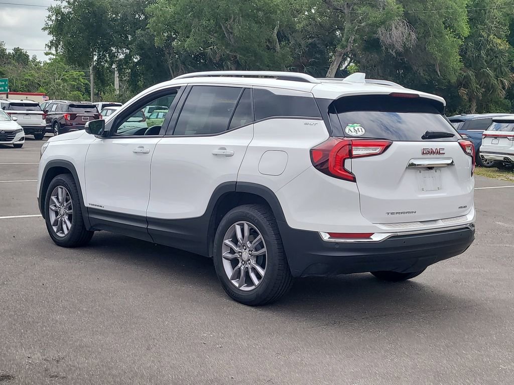 Used 2022 GMC Terrain SLT w/ Infotainment Package II image 3