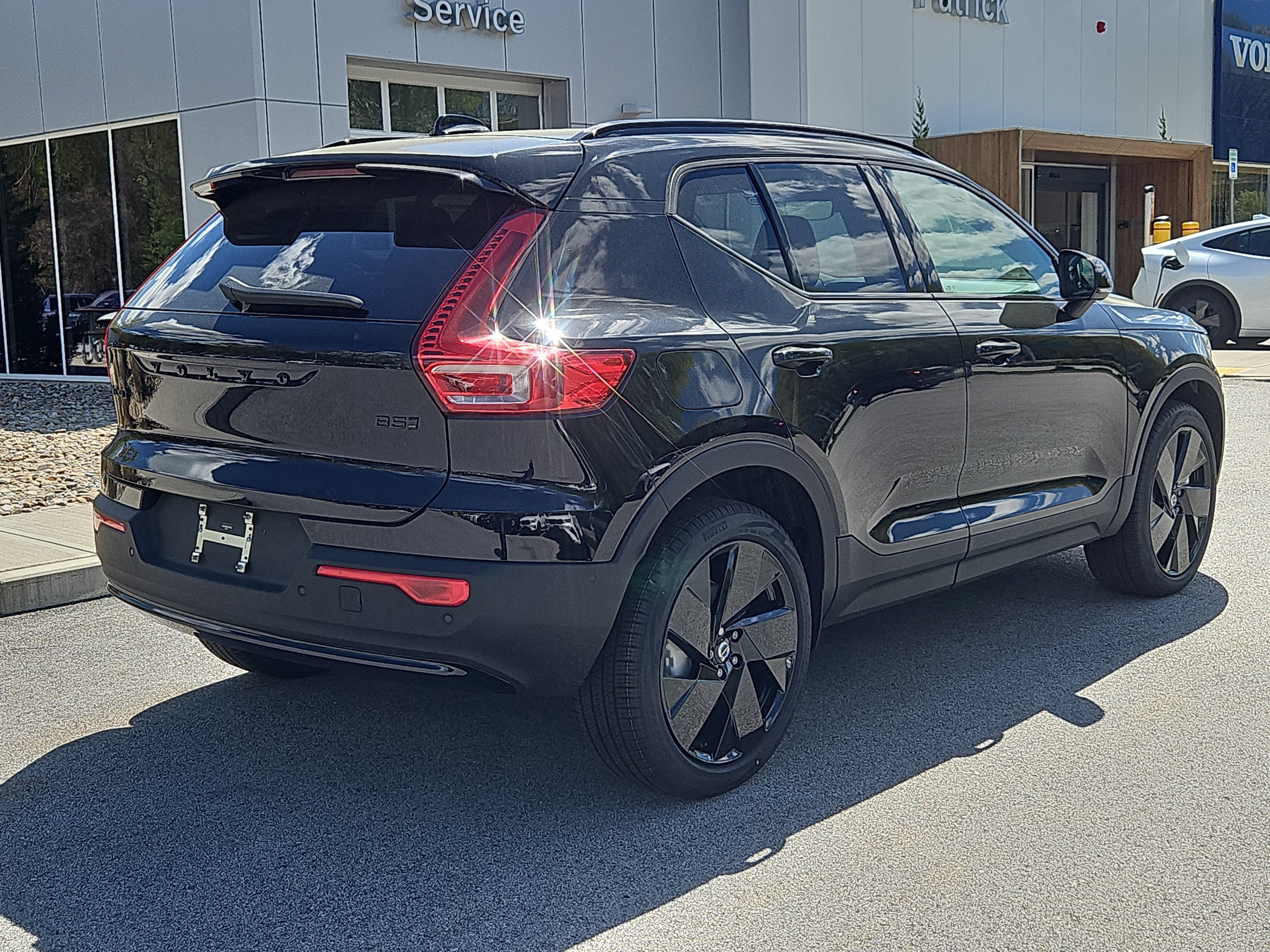 New 2026 Volvo XC40 B5 Ultra w/ Protection Package Premier AWD/4WD image 2