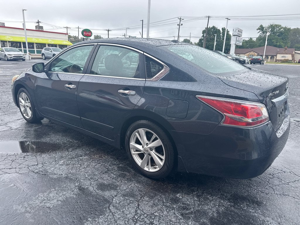 Used 2015 Nissan Altima 2.5 SL w/ Moonroof Package FWD image 3