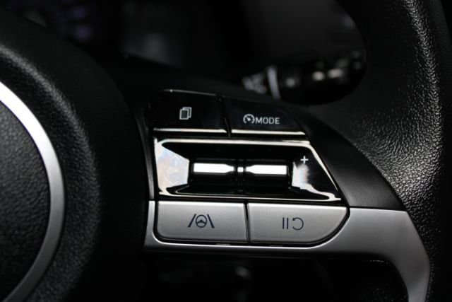 Used 2021 Hyundai Elantra SE w/ Cargo Package FWD image 16