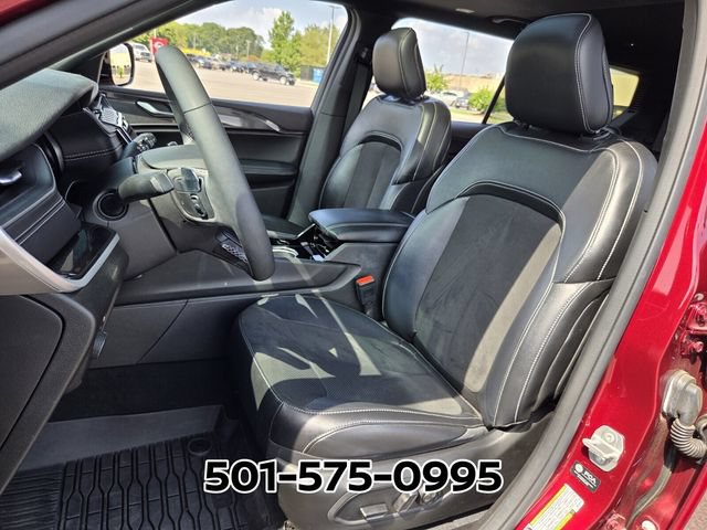 Used 2023 Jeep Grand Cherokee L Laredo AWD/4WD image 8