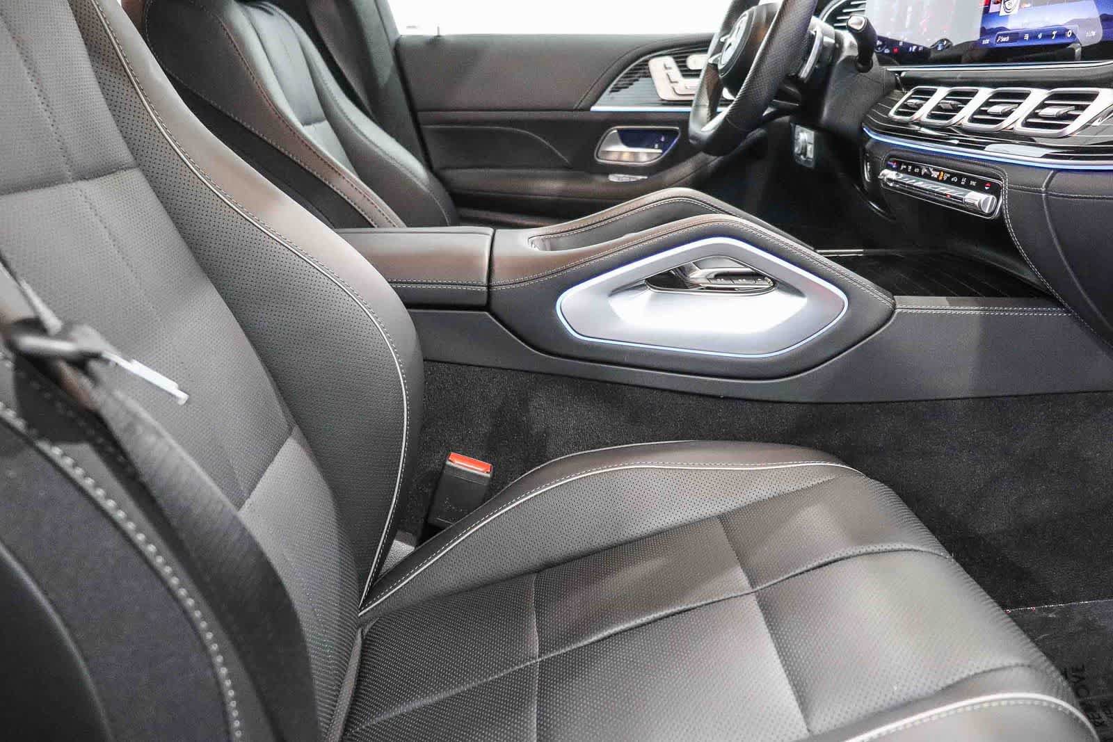 Used 2024 Mercedes-Benz GLS 580 4MATIC image 17