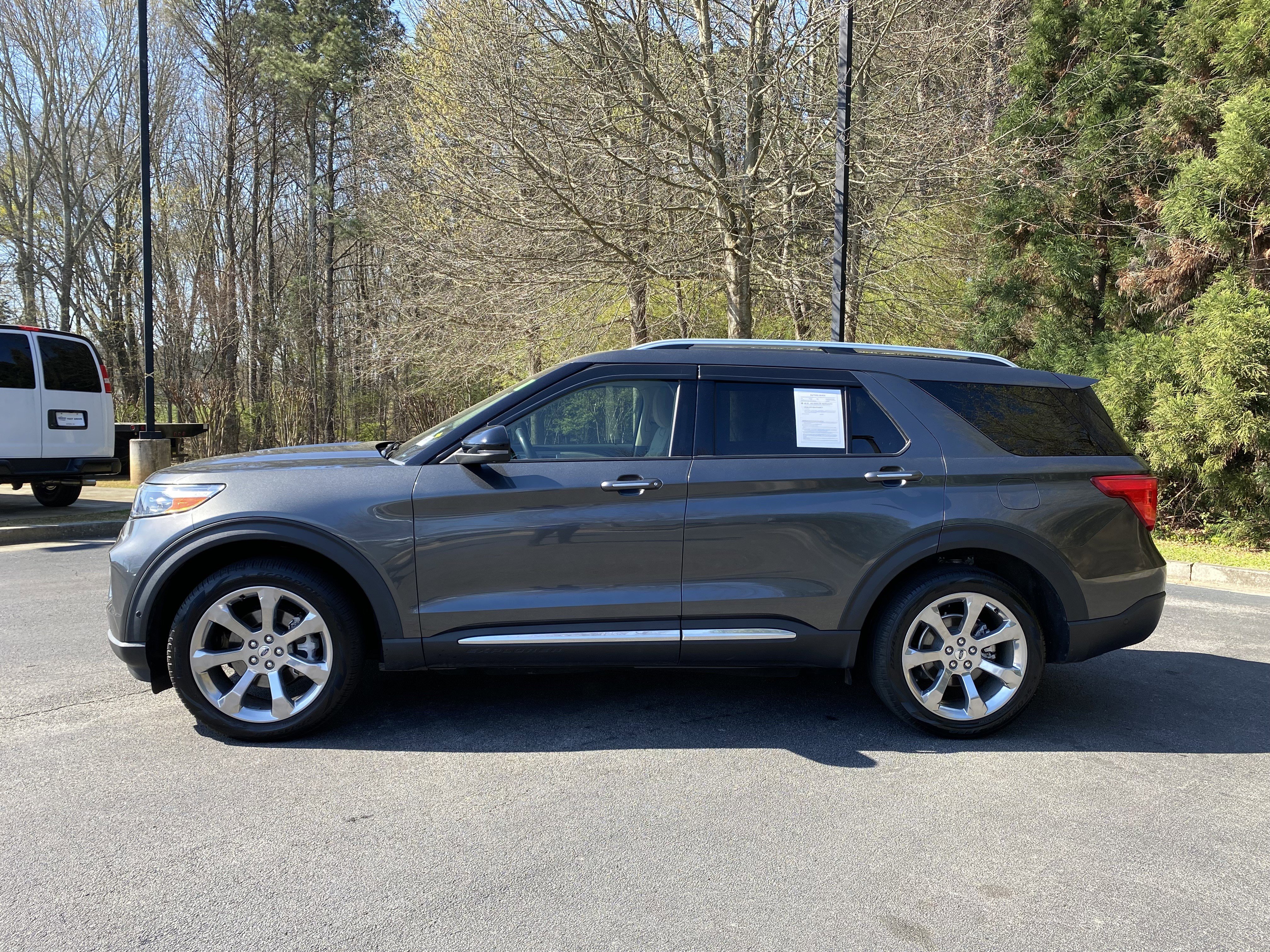 Used 2020 Ford Explorer Platinum w/ Premium Technology Package image 6
