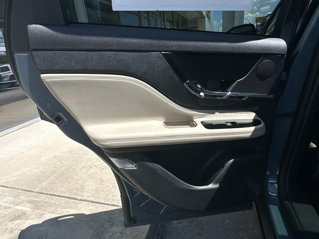 New 2025 Lincoln Corsair Grand Touring w/ Rear Removable Package Tray image 22