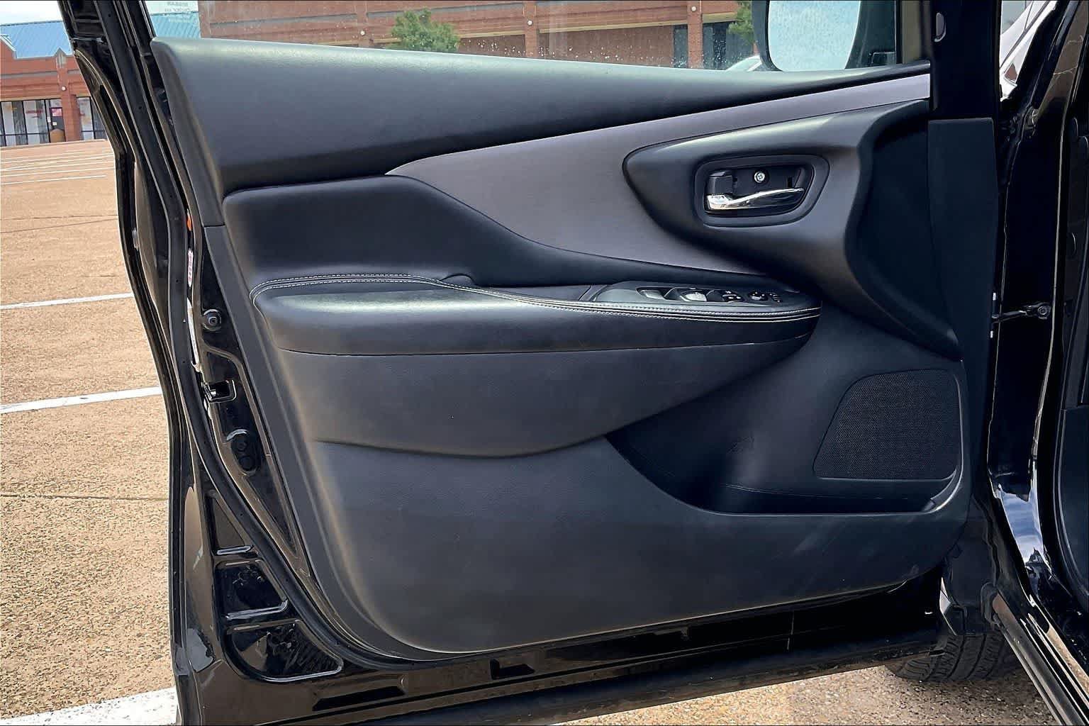 Used 2023 Nissan Murano SV FWD image 25