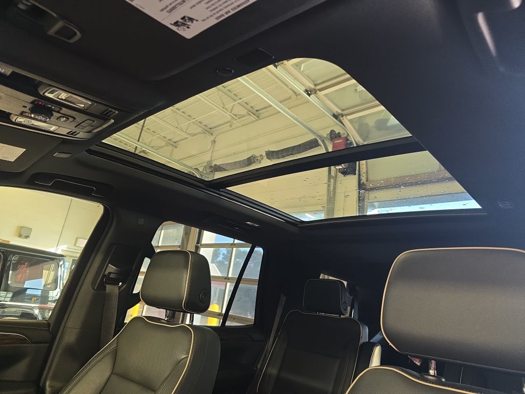 Used 2021 Chevrolet Tahoe Premier AWD/4WD image 36