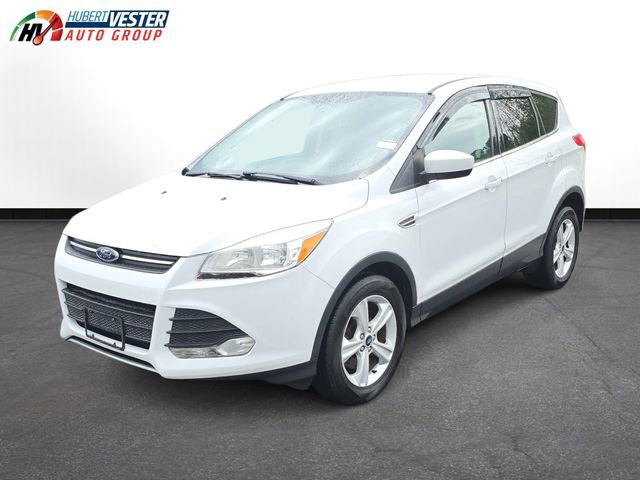 Used 2015 Ford Escape SE image 2