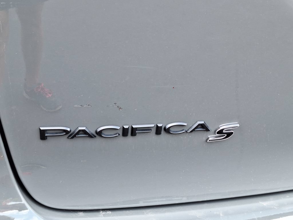Used 2022 Chrysler Pacifica Touring-L w/ S Appearance Package FWD image 33