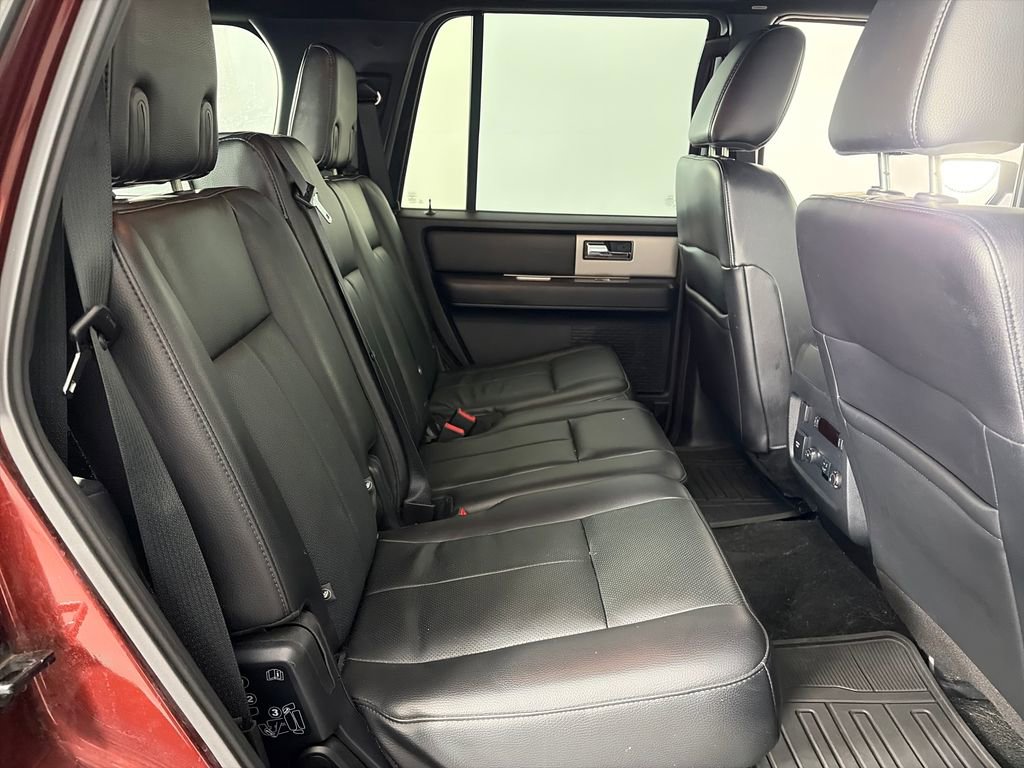 Used 2017 Ford Expedition XLT w/ Equipment Group 202A AWD/4WD image 29
