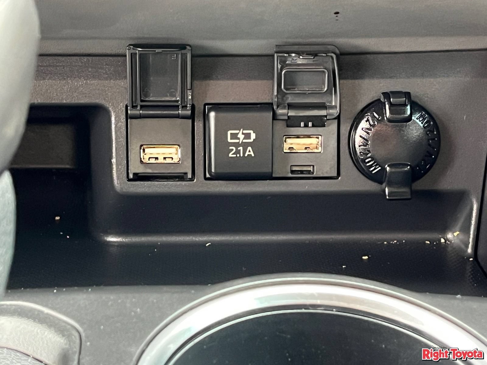 Certified 2021 Toyota Highlander XLE FWD image 27