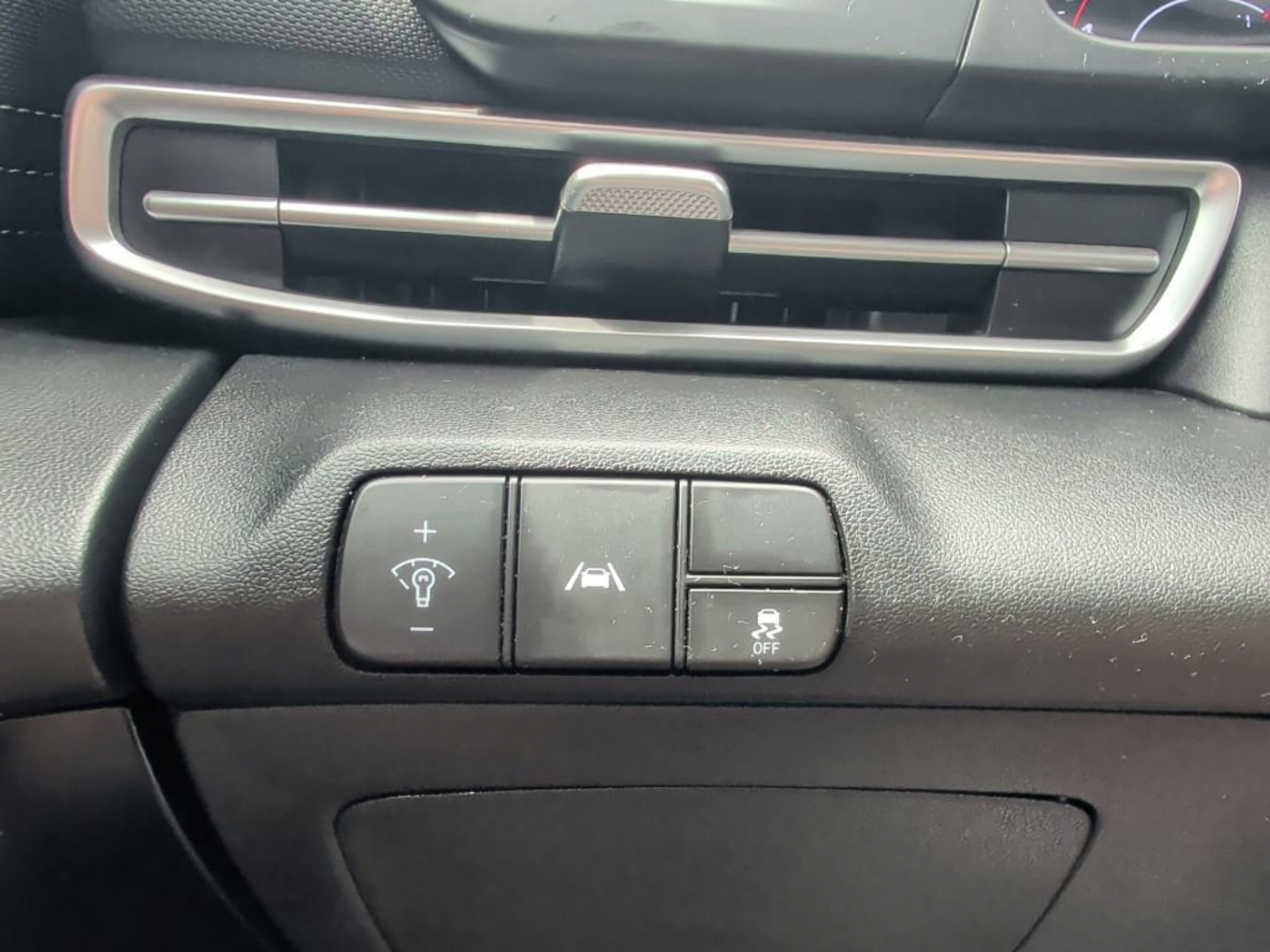 Used 2023 Hyundai Elantra SEL w/ Preferred Accessory Package FWD image 27