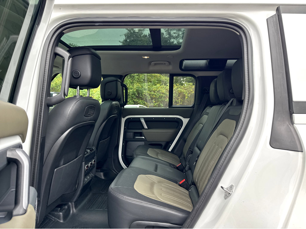 Used 2021 Land Rover Defender 110 X-Dynamic HSE image 10