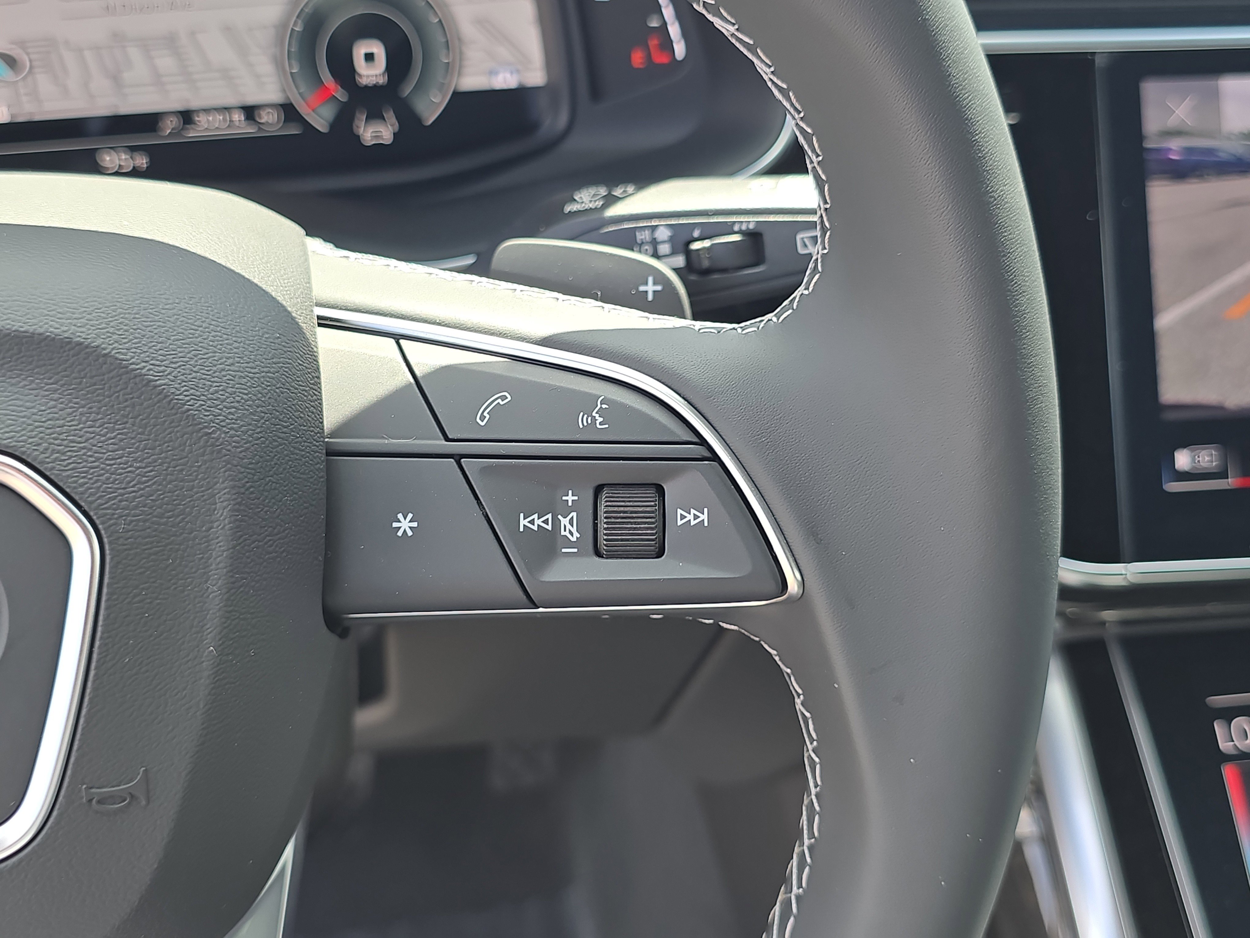 New 2025 Audi Q7 3.0T Prestige image 30