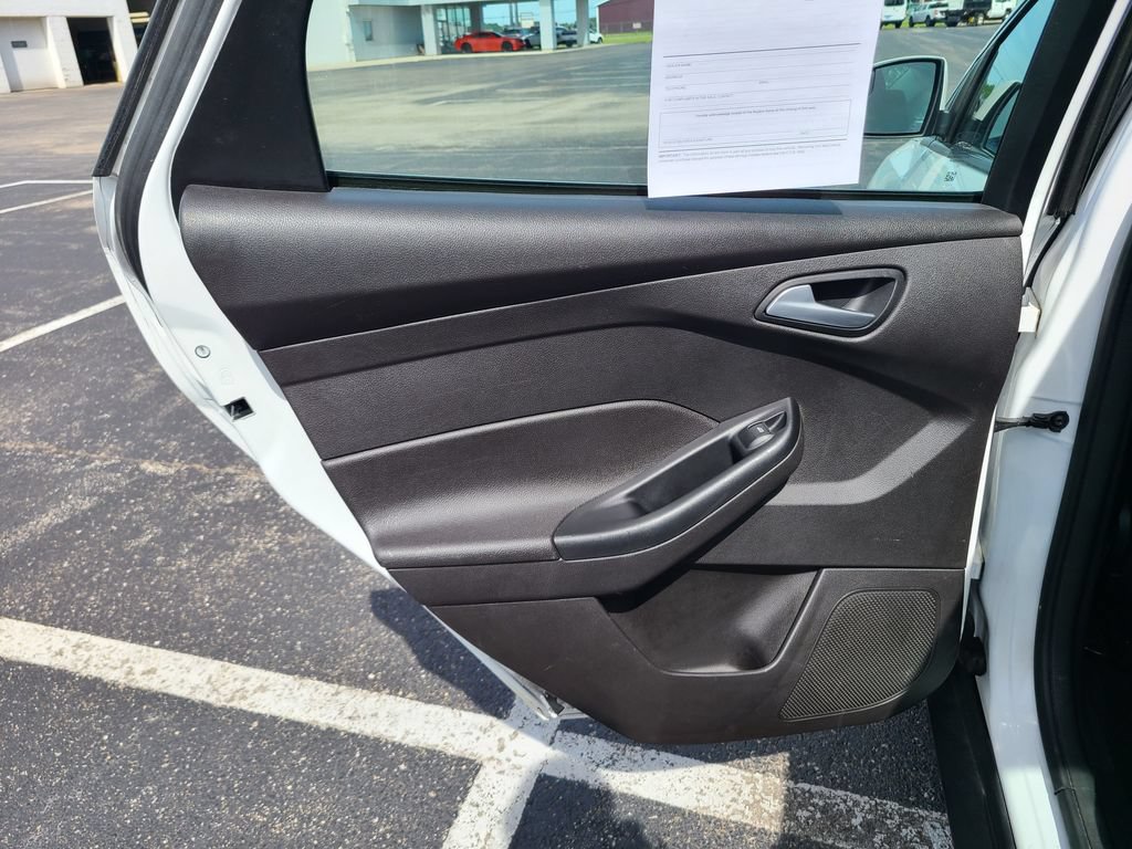 Used 2017 Ford Focus SE FWD image 16