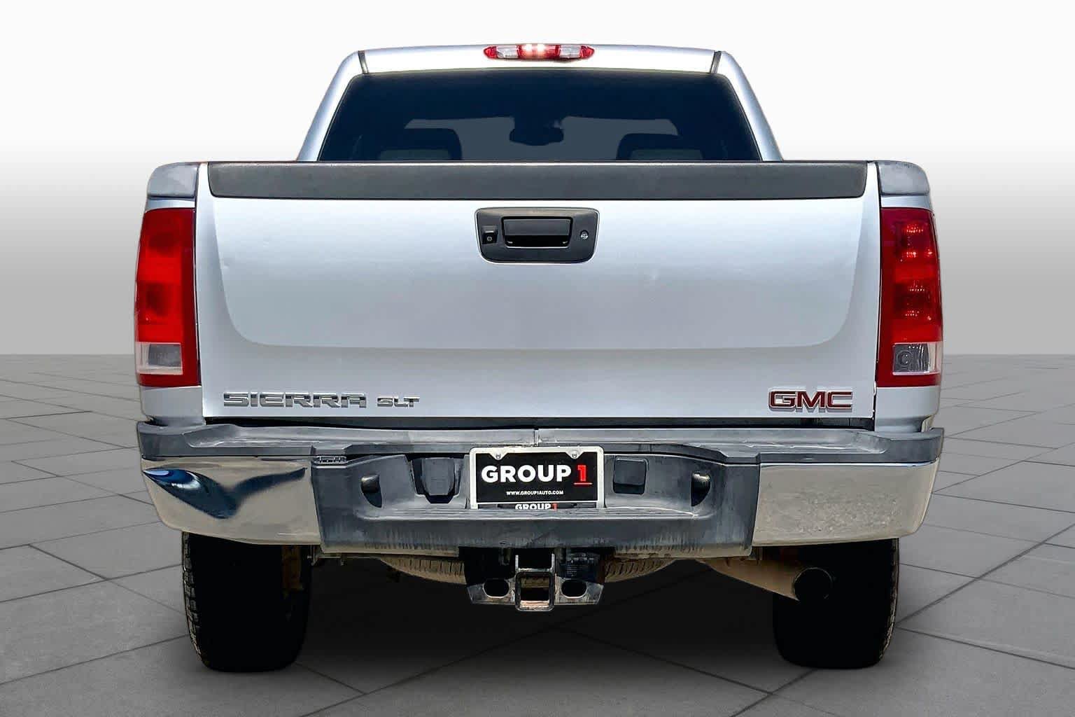 Used 2014 GMC Sierra 2500 SLT w/ Suspension Package, Off-Road AWD/4WD image 4