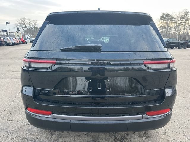 New 2026 Jeep Grand Cherokee Altitude AWD/4WD image 4
