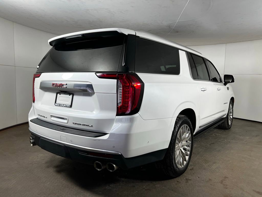 Used 2023 GMC Yukon XL Denali w/ Denali Reserve Package image 7