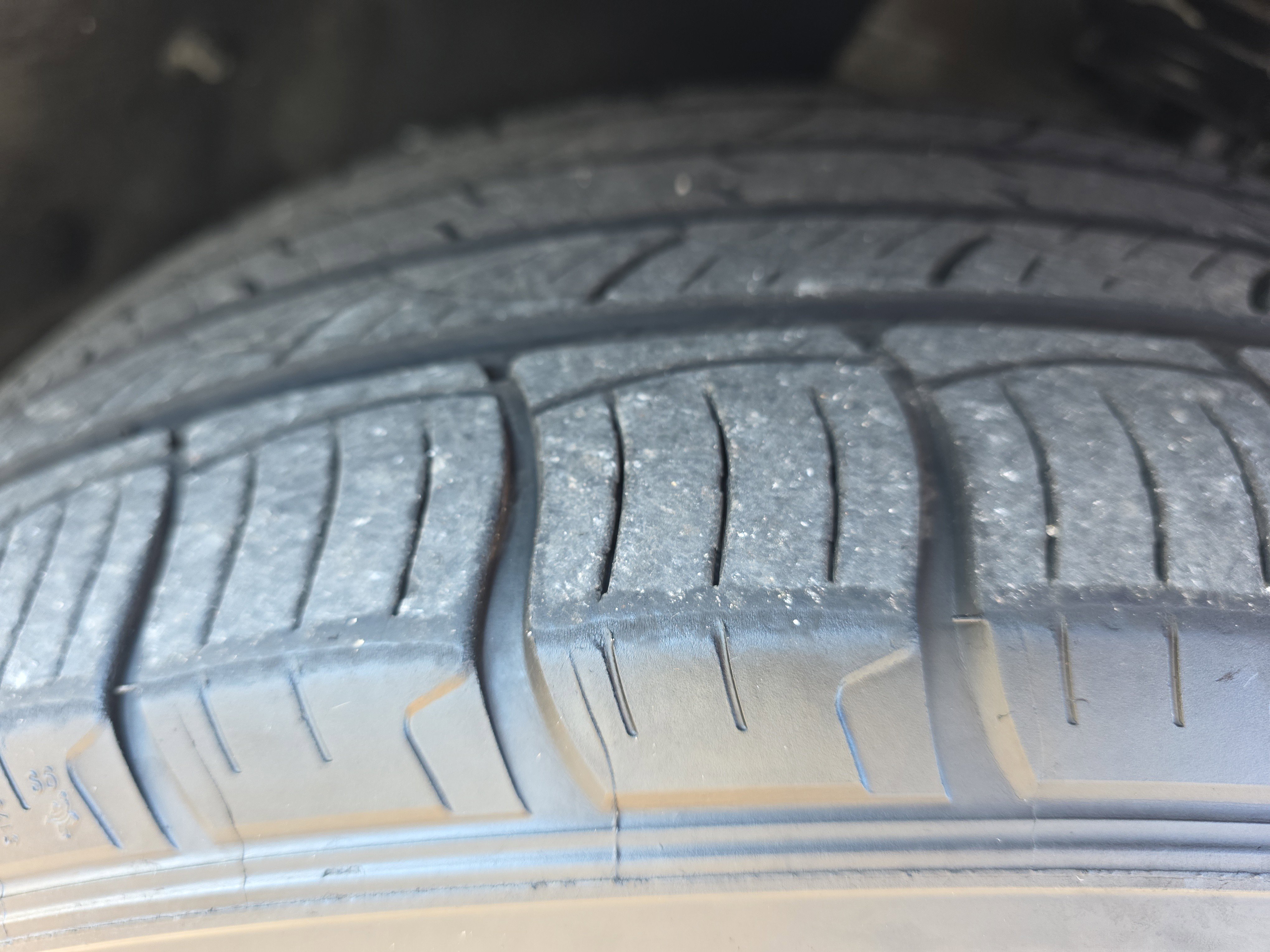 Used 2024 Ford Edge SEL image 11