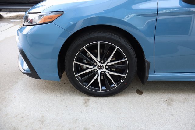 Used 2024 Toyota Camry SE image 5