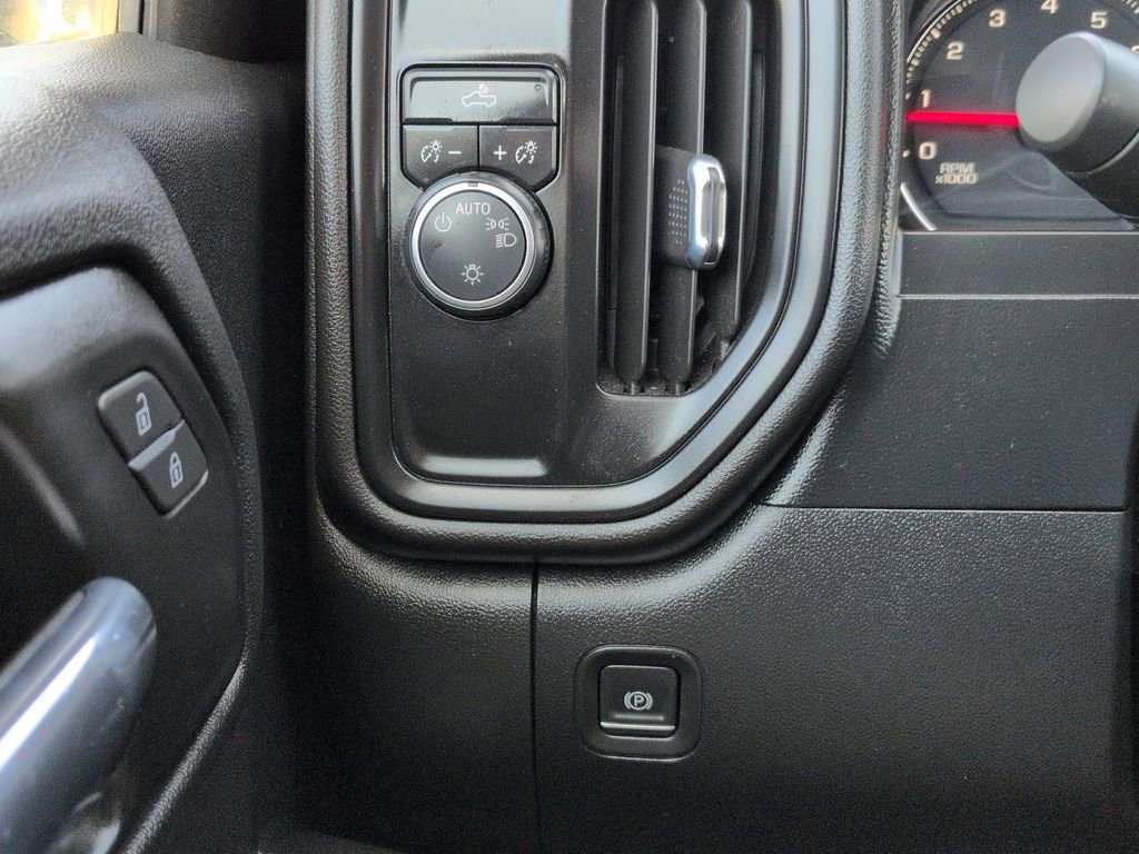 Used 2020 Chevrolet Silverado 1500 Custom w/ Custom Value Package RWD image 22