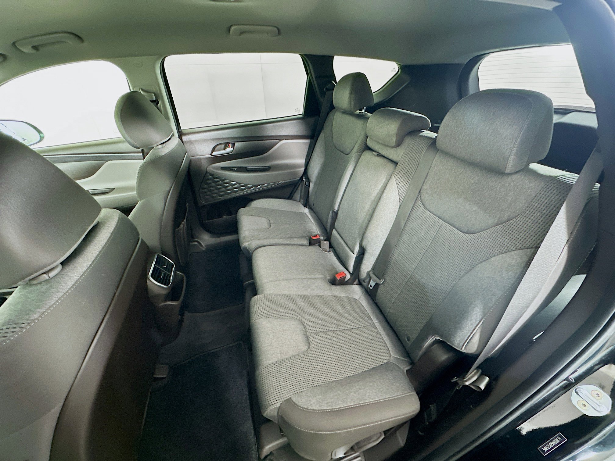 Used 2019 Hyundai Santa Fe SE image 26