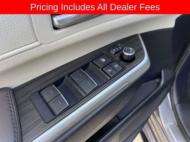 Used 2023 Toyota Sienna Platinum AWD/4WD image 21