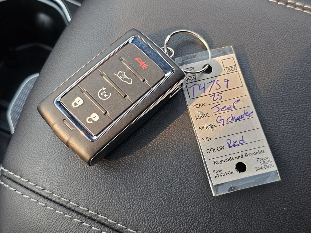 New 2025 Jeep Grand Cherokee Altitude AWD/4WD image 31
