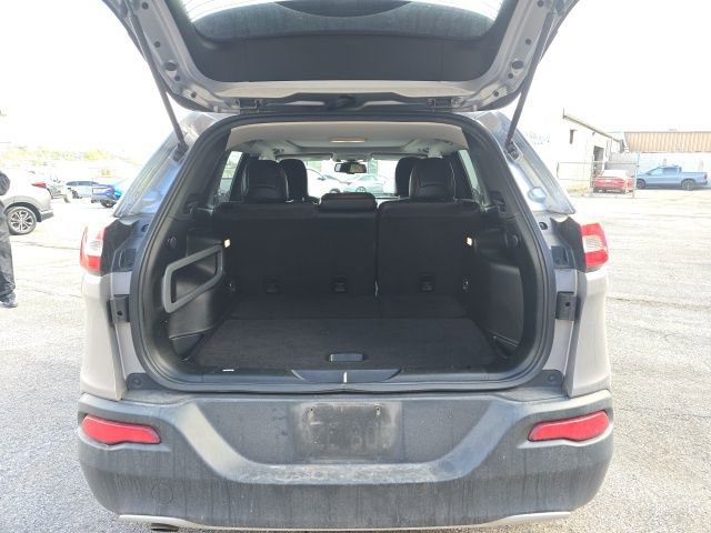 Used 2017 Jeep Cherokee Limited image 5