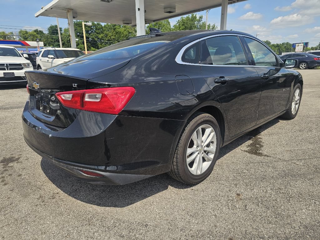 Used 2016 Chevrolet Malibu LT w/ Leather Package FWD image 9