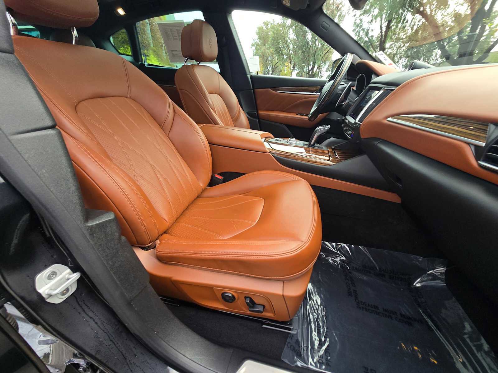 Used 2020 Maserati Levante S GranLusso image 11