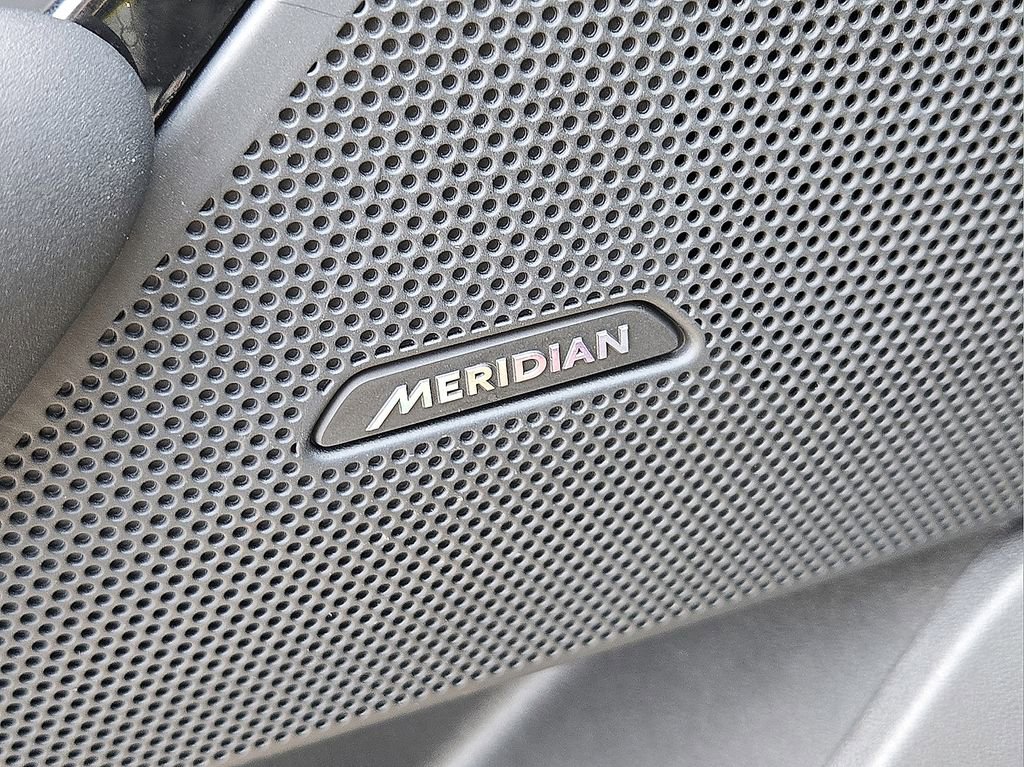 Used 2024 Land Rover Range Rover Velar S image 24