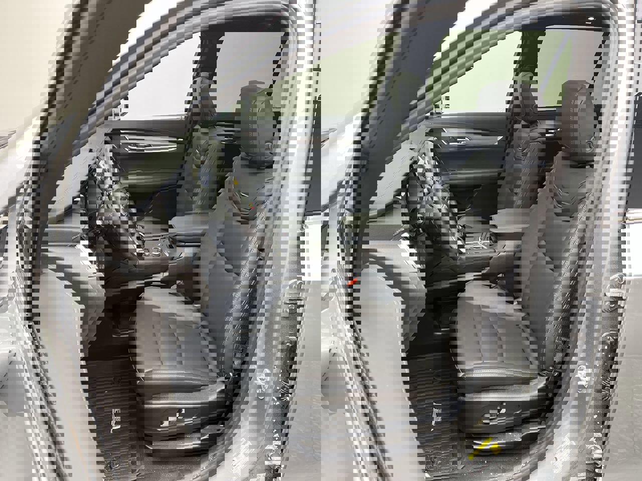 New 2025 Cadillac XT6 Luxury w/ LPO, Floor Liner Package image 9