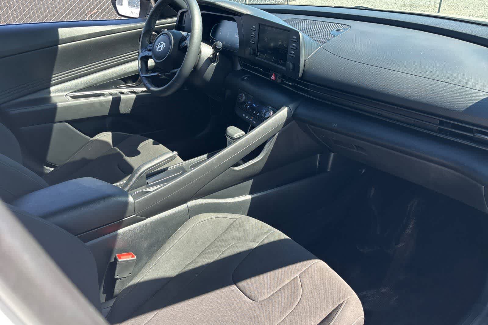 Used 2026 Hyundai Elantra Sport FWD image 17