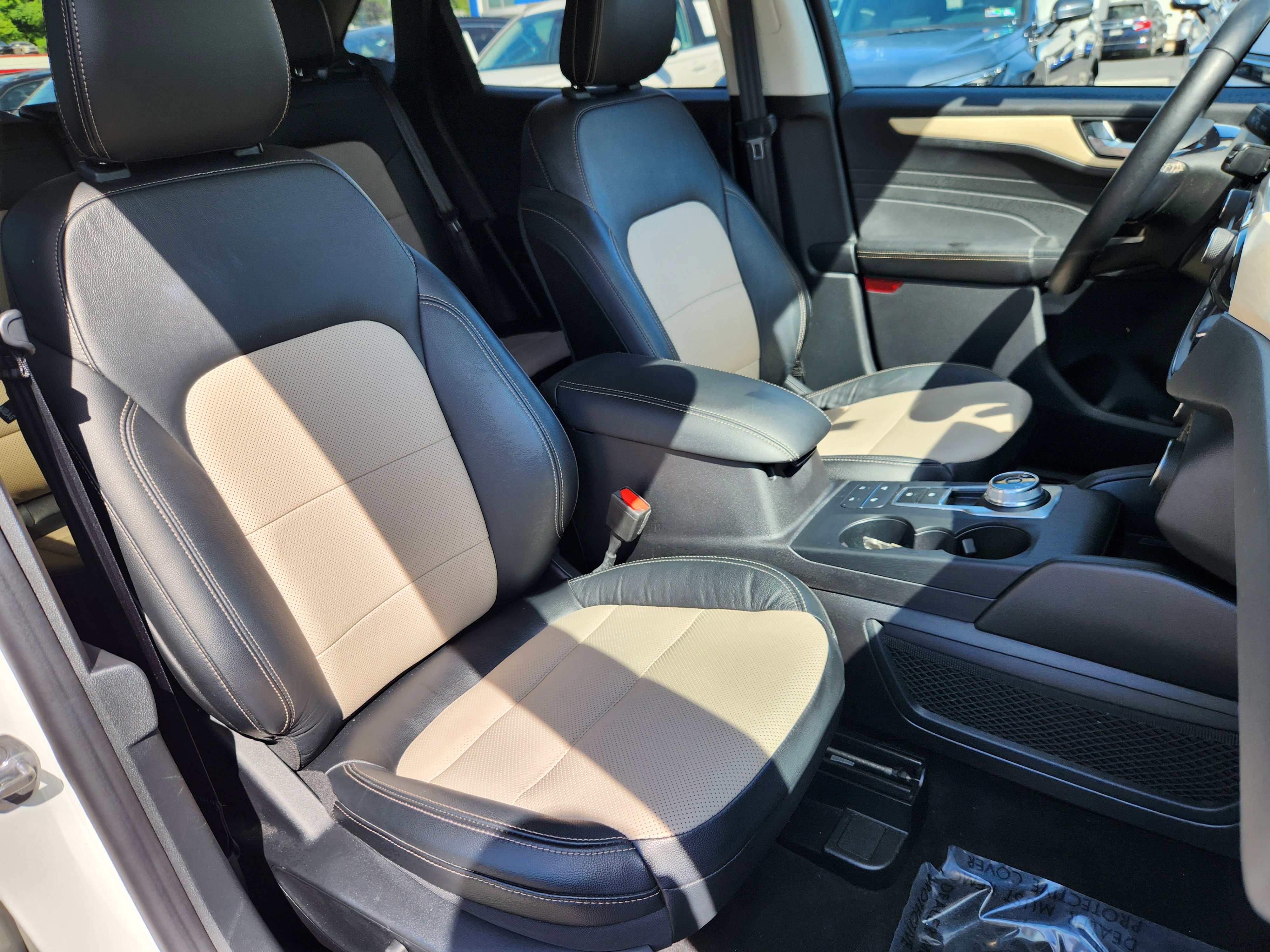 Used 2022 Ford Escape Titanium w/ Titanium Elite Package AWD/4WD image 15