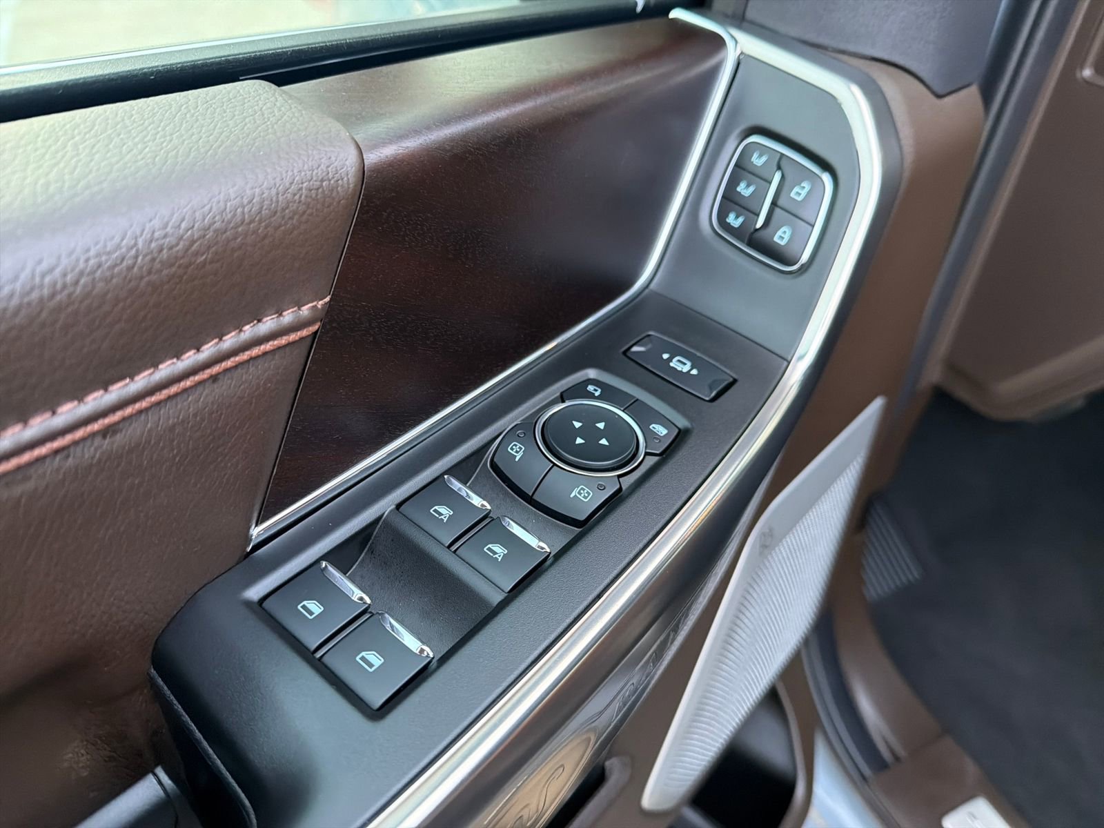 New 2026 Ford F250 King Ranch w/ Chrome Package image 11